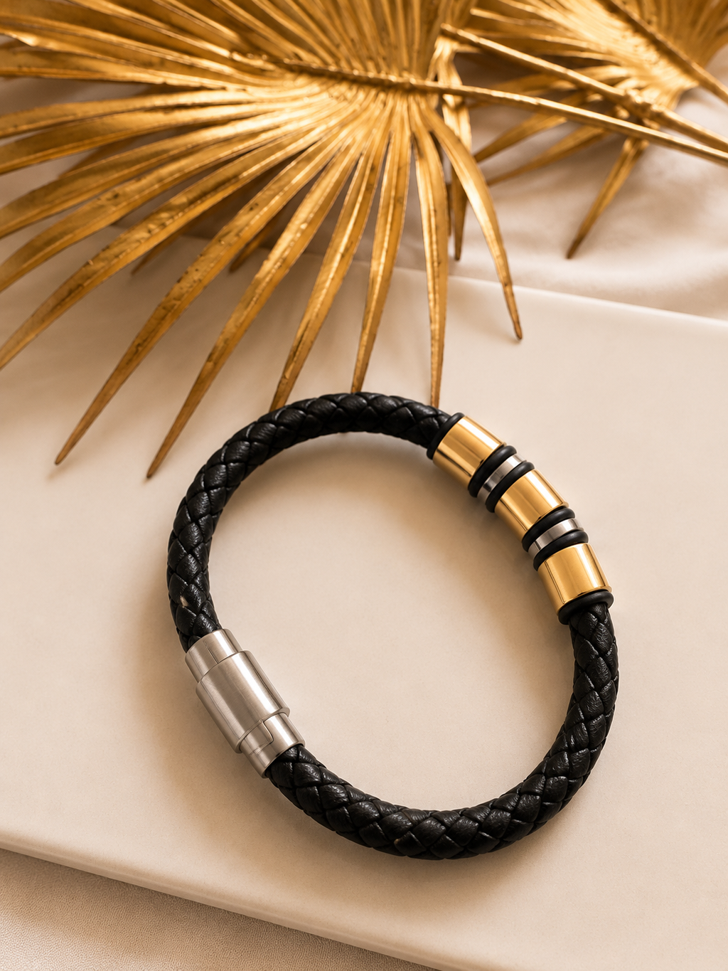 Bracelet souple en cuir tressé et acier inoxydable or et argenté
