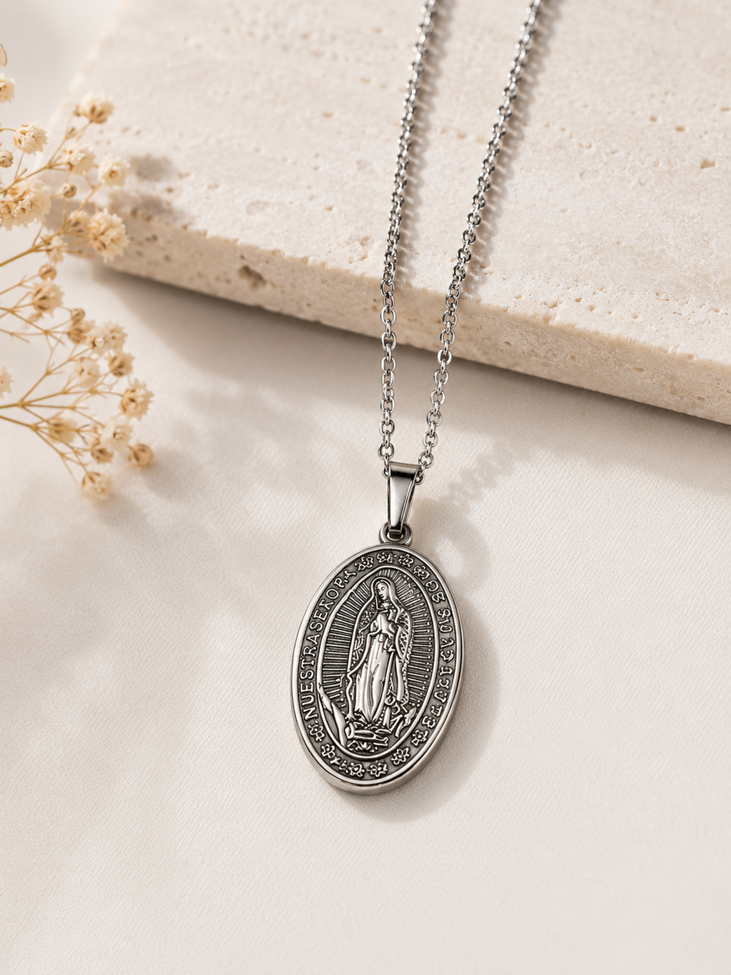 Collier Médaille elegant en acier inoxydable femme
